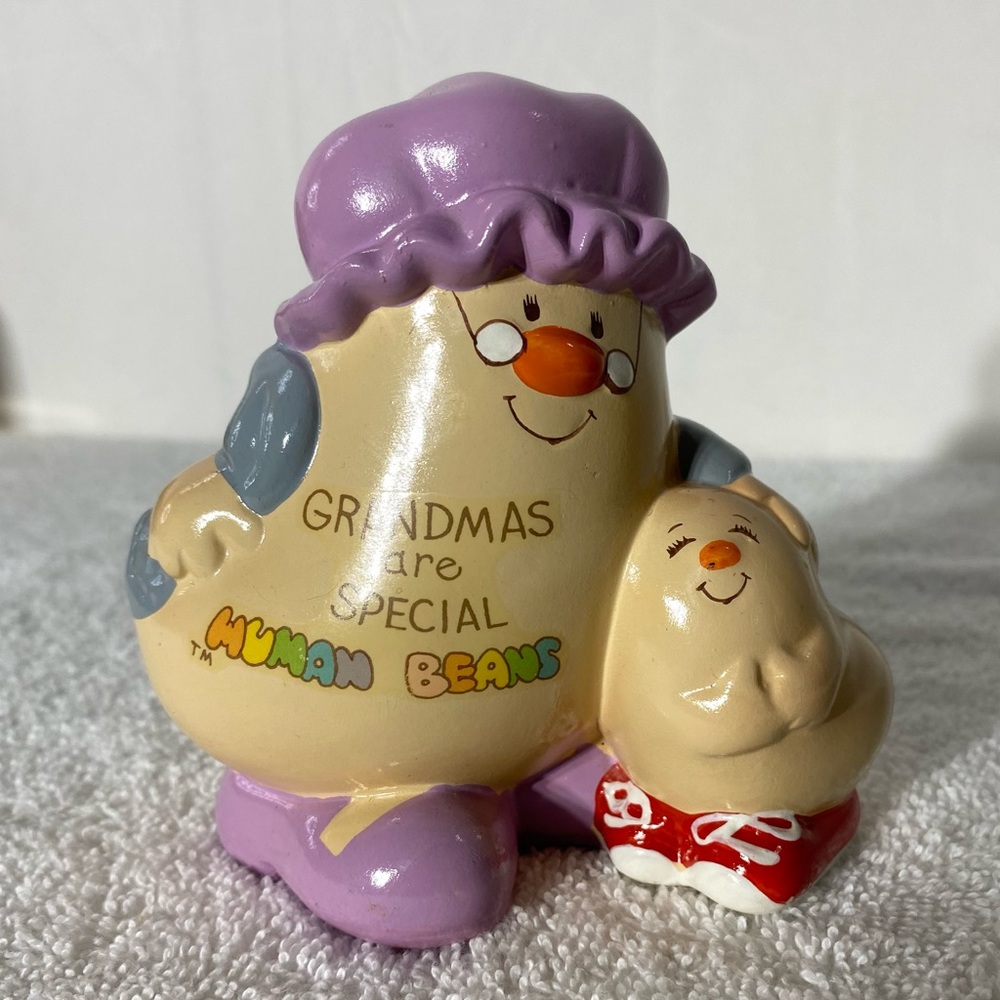 SOLD-Vintage 1984 ENESCO Grandmas Are Special Human Beans Human Bean Figurine